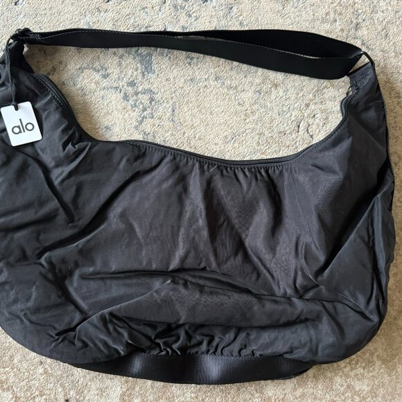 NEW ALO Yoga Om The Go Gym Sling Bag Black - Picture 3 of 6